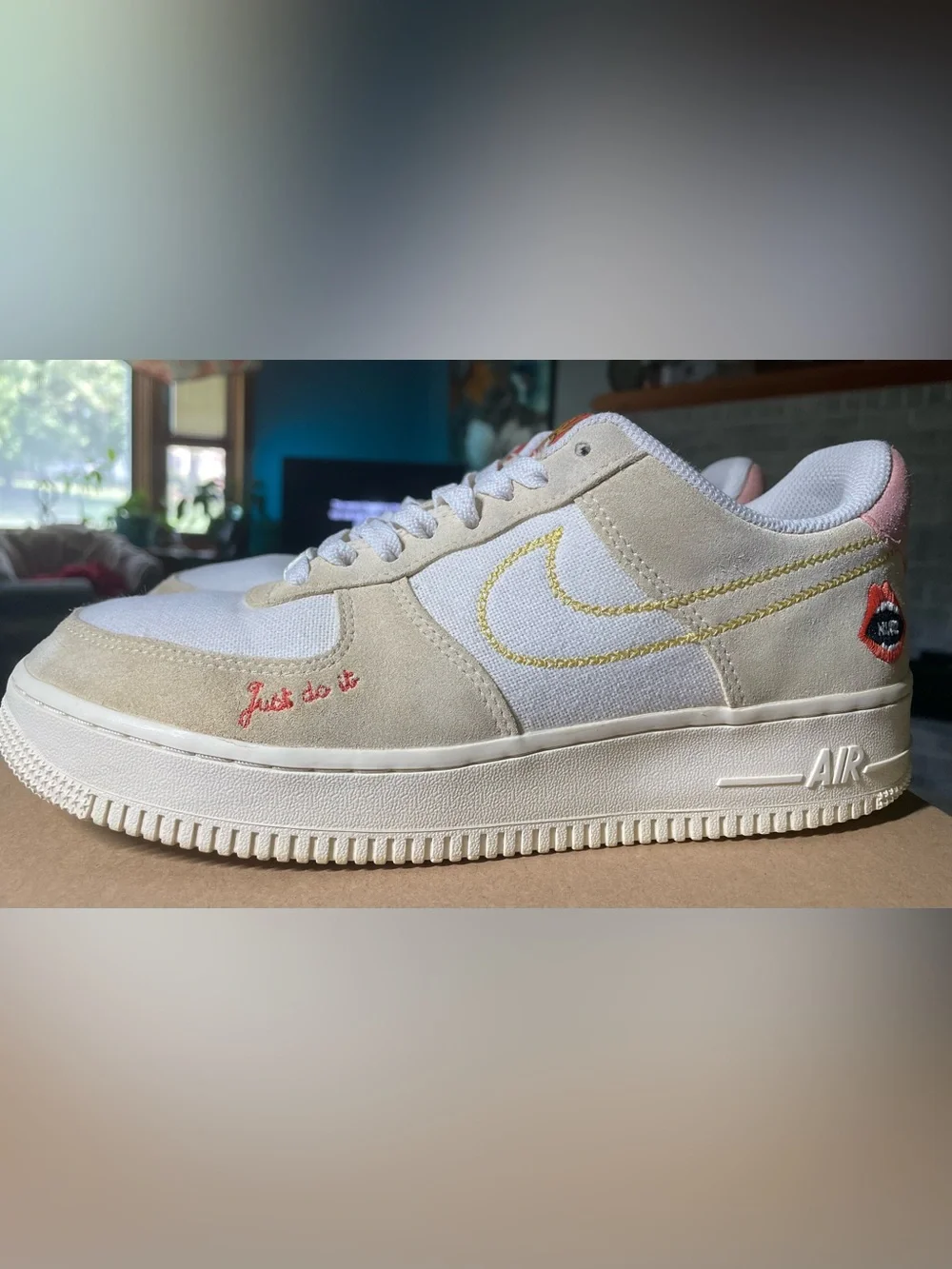 Women's Beige & White Low-Top Sneakers - Casual Comfort